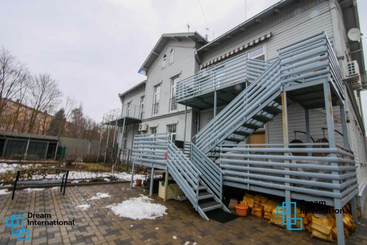 4-istabu dzīvoklis ar plašu terasi ar atsevišķu ieeju, strauji attīstošā Āgenskalna rajonā